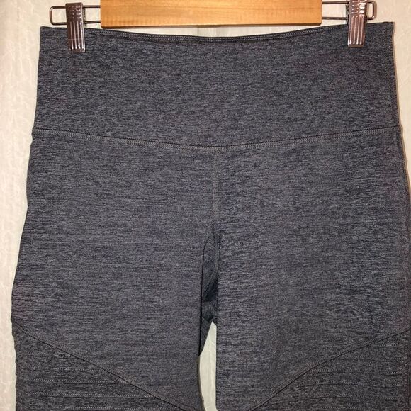 ON L Active Go-Dry Charcoal Gray Heathered Mesh Pleated Inset Athletic Legging - Picture 3 of 10